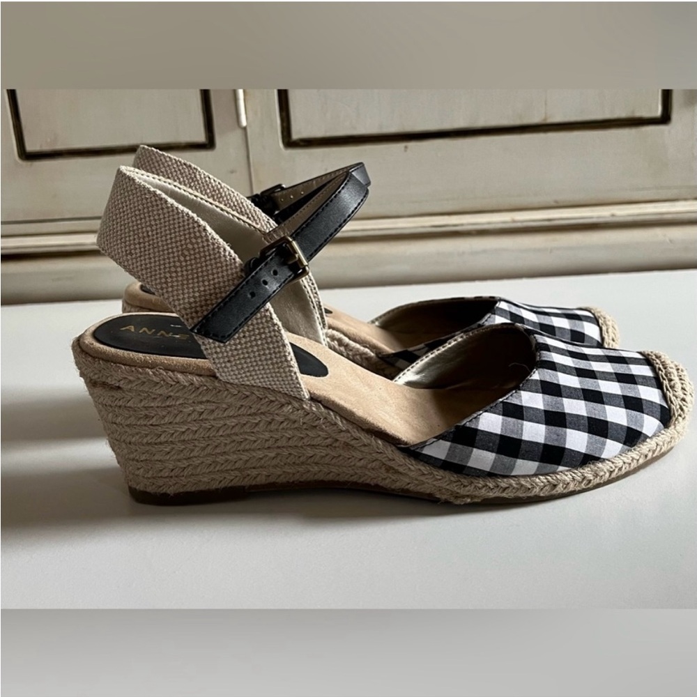 ANNE KLEIN IFLEX WEDGE SANDALS WOMENS
SIZE 9M -black & white gingham check - Picture 5 of 10